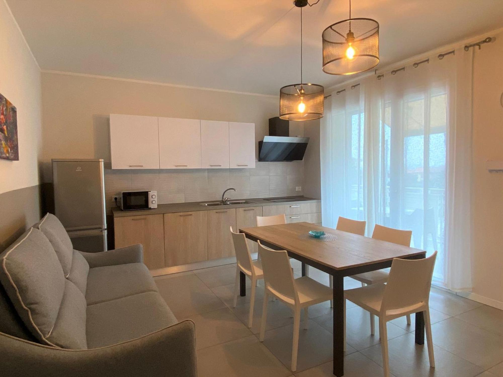 The Prince - Luxury Apartments With Pool Πεσκιέρα ντελ Γκάρντα Εξωτερικό φωτογραφία