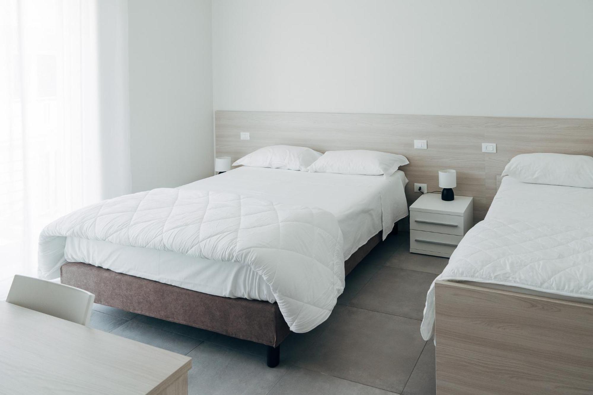 The Prince - Luxury Apartments With Pool Πεσκιέρα ντελ Γκάρντα Εξωτερικό φωτογραφία