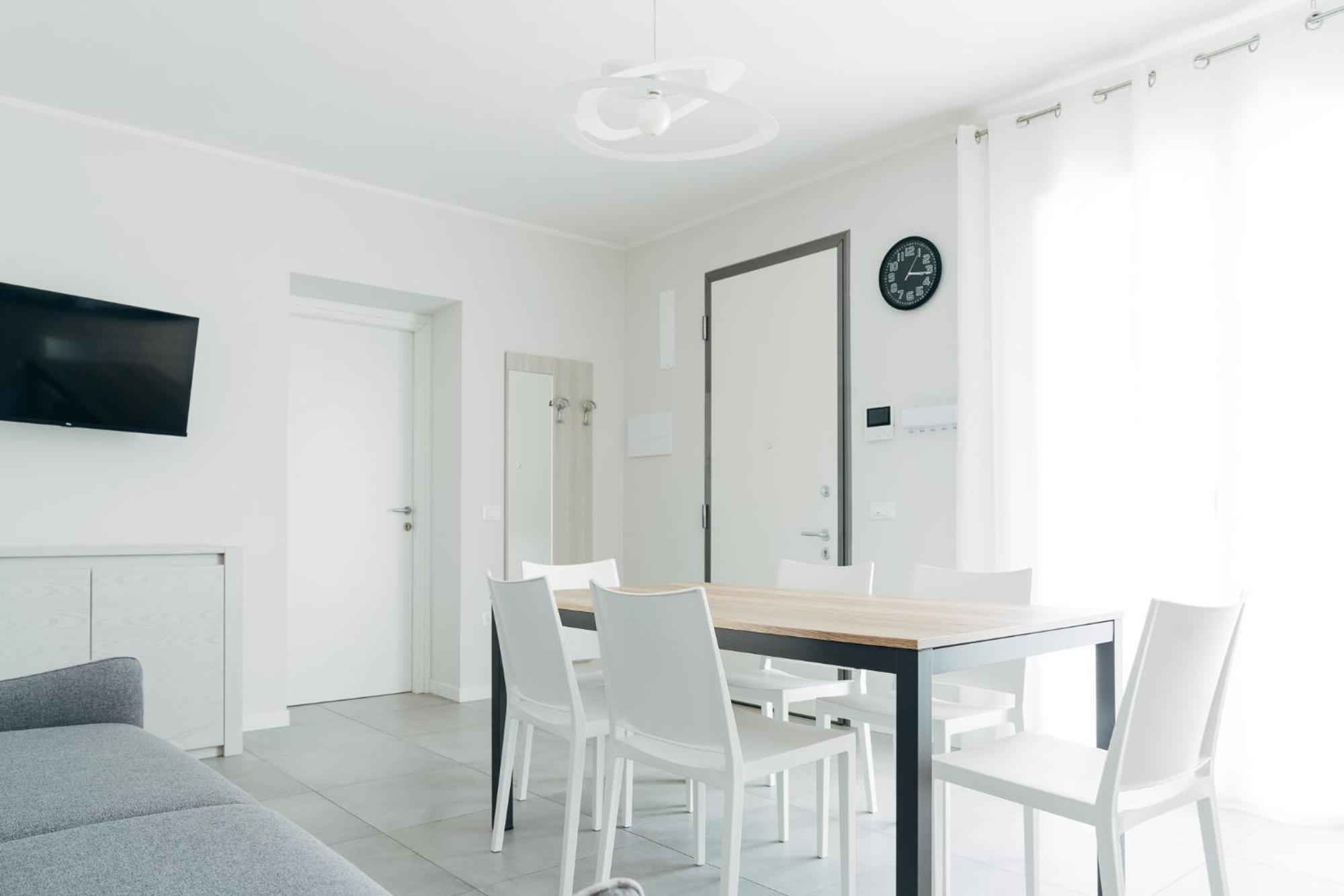 The Prince - Luxury Apartments With Pool Πεσκιέρα ντελ Γκάρντα Εξωτερικό φωτογραφία